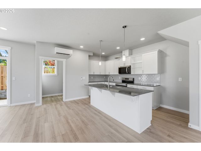 4754 N VANDERBILT St, Portland, OR 97203