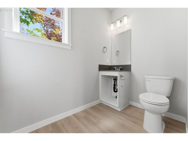 4754 N VANDERBILT St, Portland, OR 97203