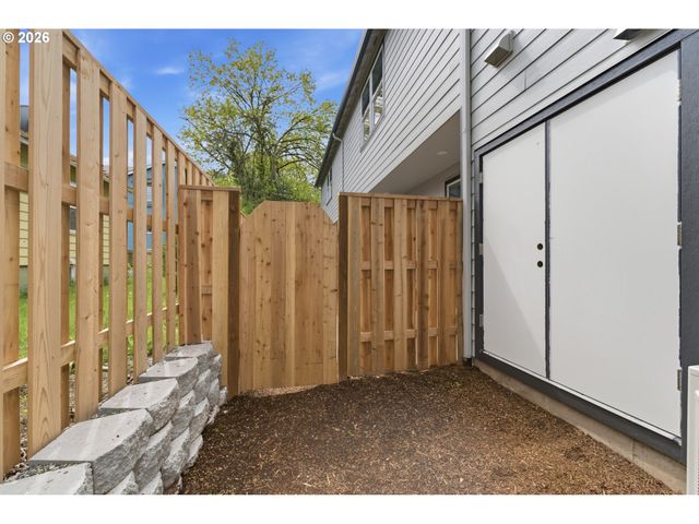 4754 N VANDERBILT St, Portland, OR 97203