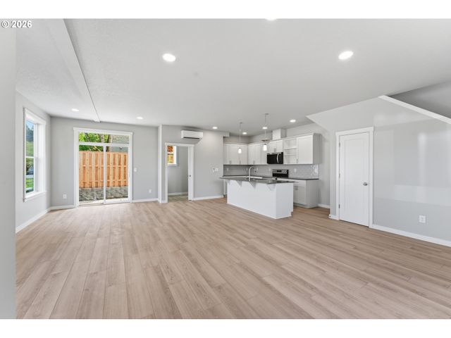 4754 N VANDERBILT St, Portland, OR 97203