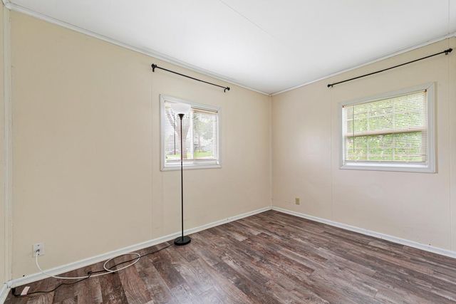 813 Carlton Avenue, Faribault, MN 55021