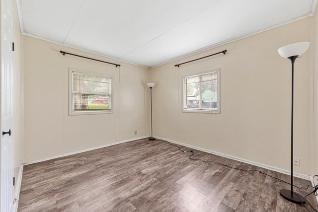 813 Carlton Avenue, Faribault, MN 55021