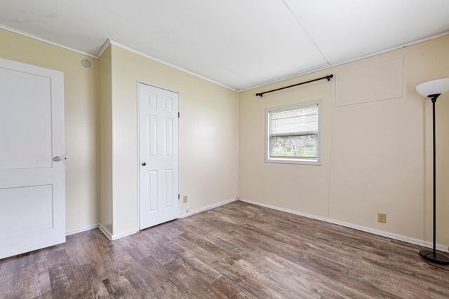 813 Carlton Avenue, Faribault, MN 55021