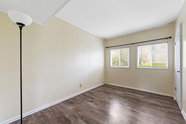 813 Carlton Avenue, Faribault, MN 55021