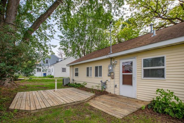 813 Carlton Avenue, Faribault, MN 55021