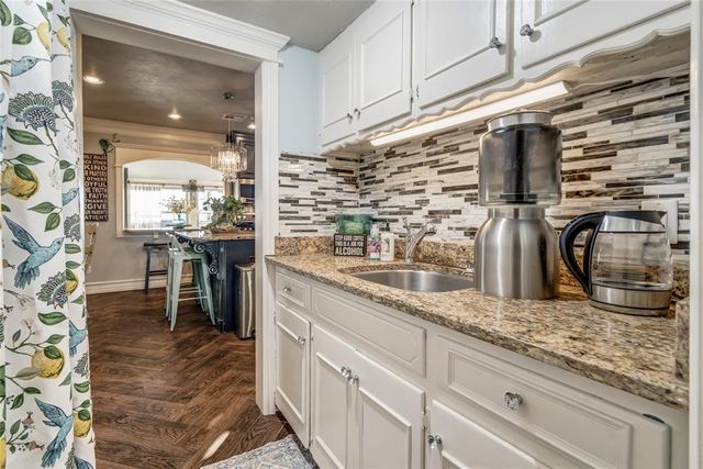 3808 S Manning Road, El Reno, OK 73036