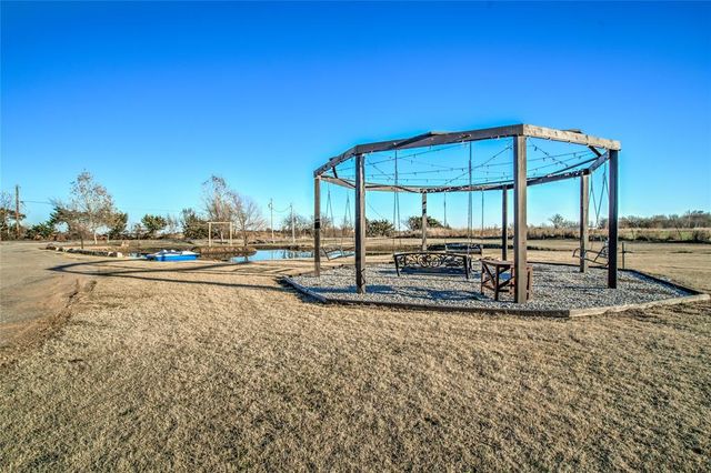 3808 S Manning Road, El Reno, OK 73036