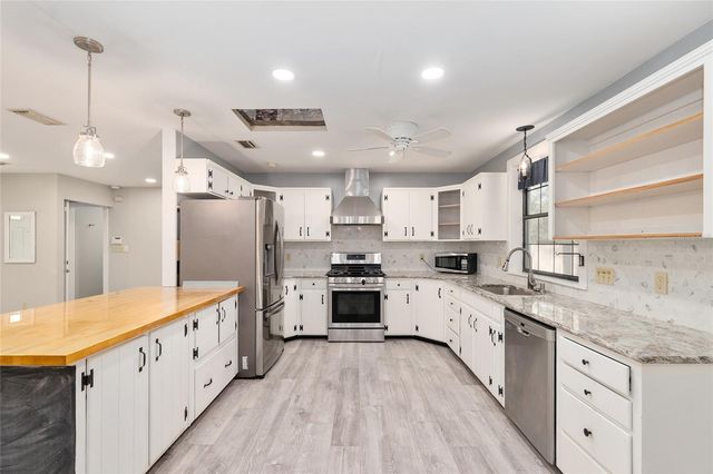 3920 SW 1ST AVENUE, Gainesville, FL 32607