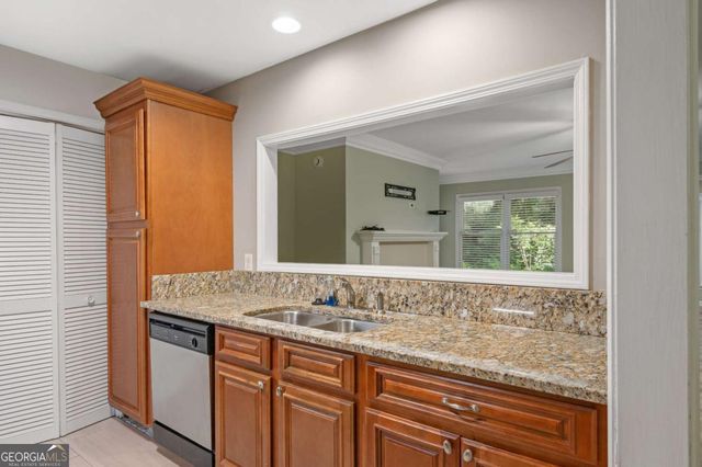 601 Abingdon Way, Atlanta, GA 30328