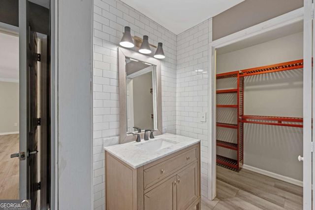 601 Abingdon Way, Atlanta, GA 30328