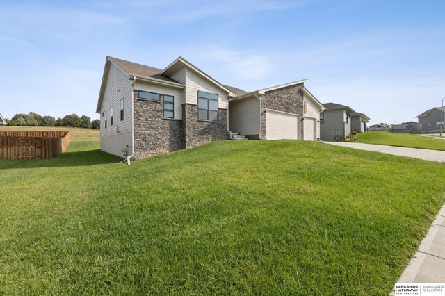 2116 Gindy Drive, Bellevue, NE 68147