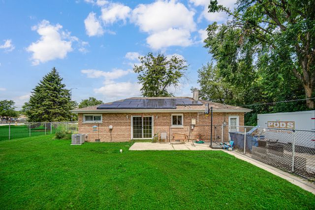 7529 W 103rd Street, Palos Hills, IL 60465