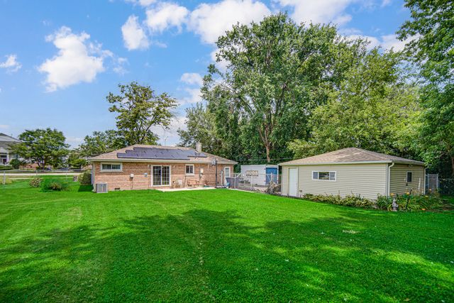 7529 W 103rd Street, Palos Hills, IL 60465