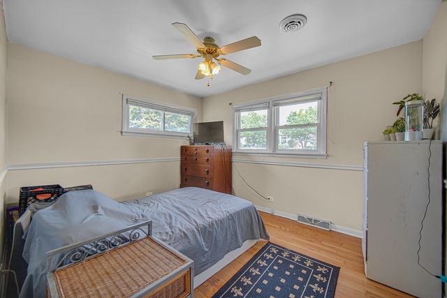 7529 W 103rd Street, Palos Hills, IL 60465