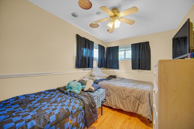 7529 W 103rd Street, Palos Hills, IL 60465