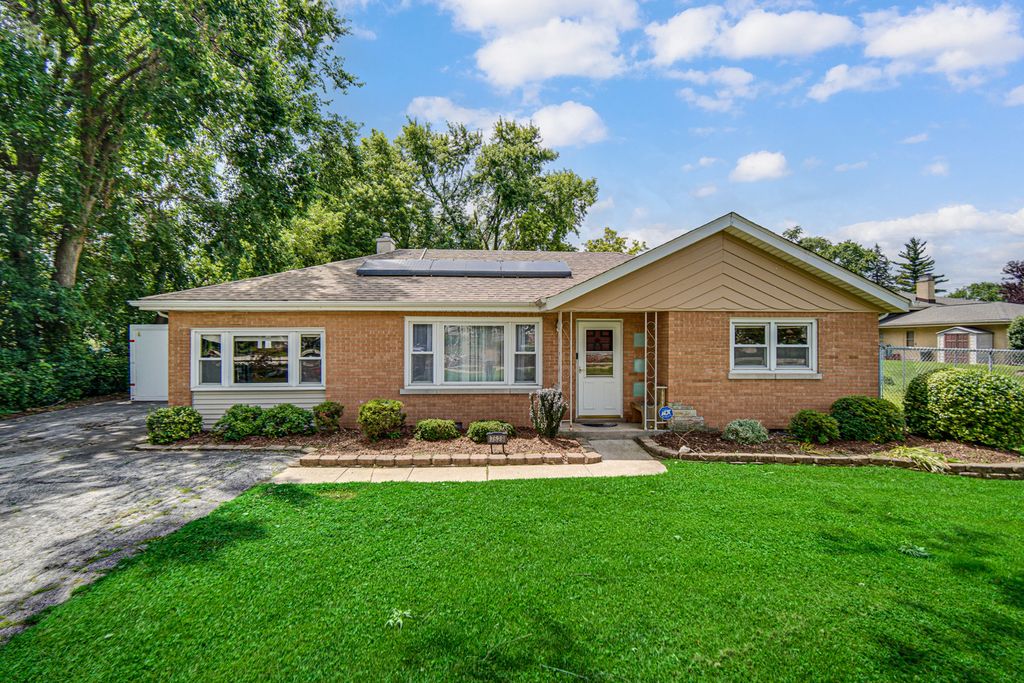 7529 W 103rd Street, Palos Hills, IL 60465