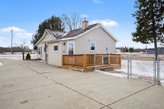 1758 S River Road, Thomas Twp, MI 48609