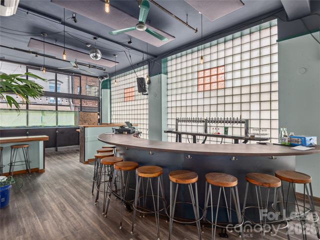 48 College Street, Asheville, NC 28801