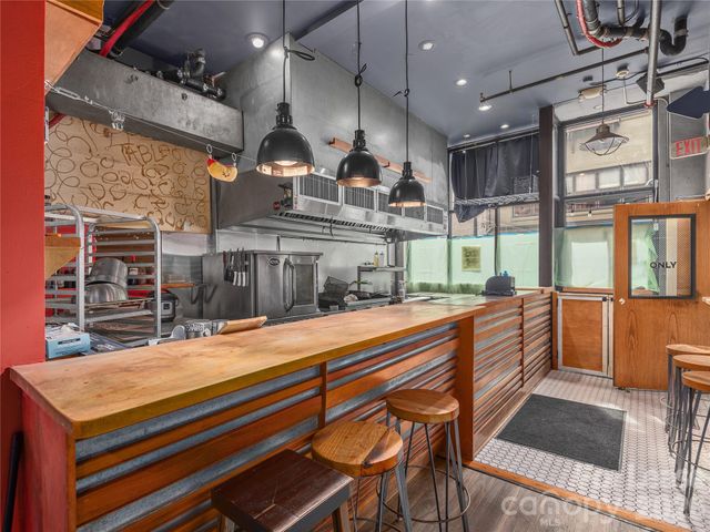48 College Street, Asheville, NC 28801