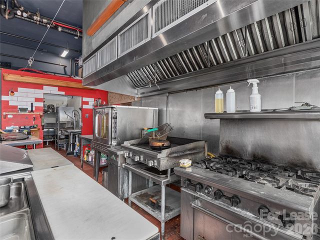 48 College Street, Asheville, NC 28801