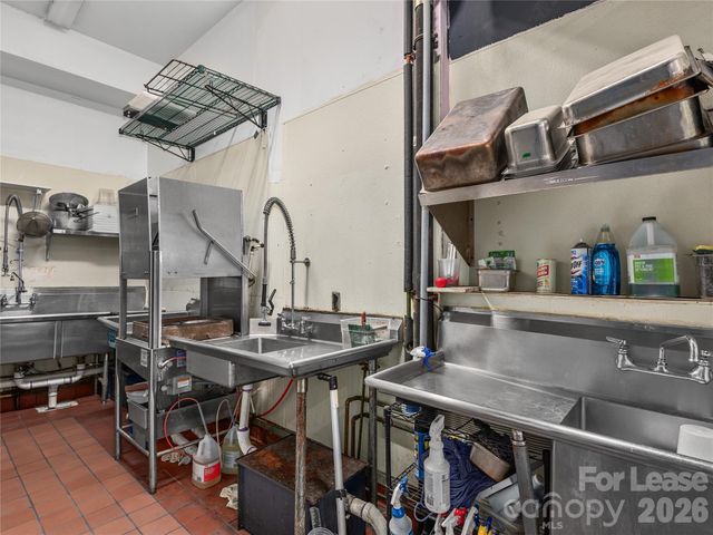 48 College Street, Asheville, NC 28801