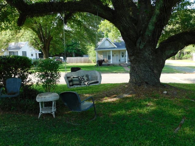 406 NW 3rd Street, Springhill, LA 71075