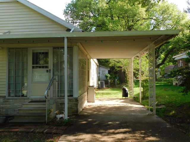 406 NW 3rd Street, Springhill, LA 71075