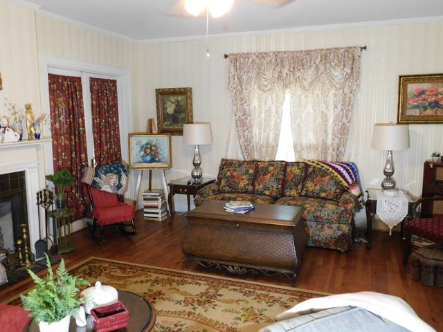 406 NW 3rd Street, Springhill, LA 71075