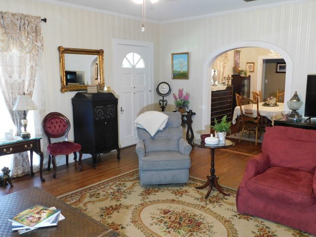 406 NW 3rd Street, Springhill, LA 71075