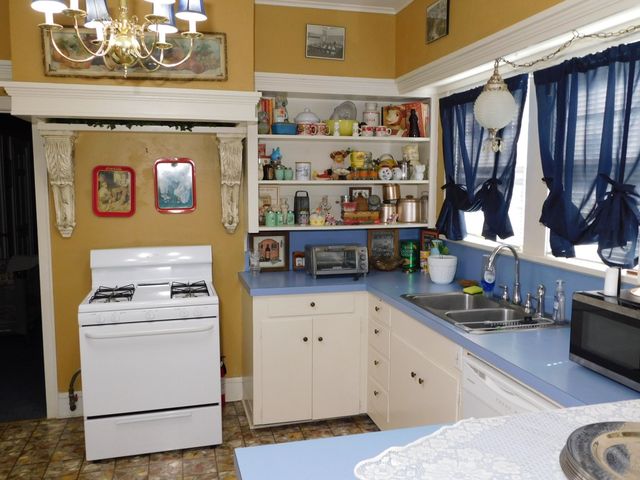 406 NW 3rd Street, Springhill, LA 71075