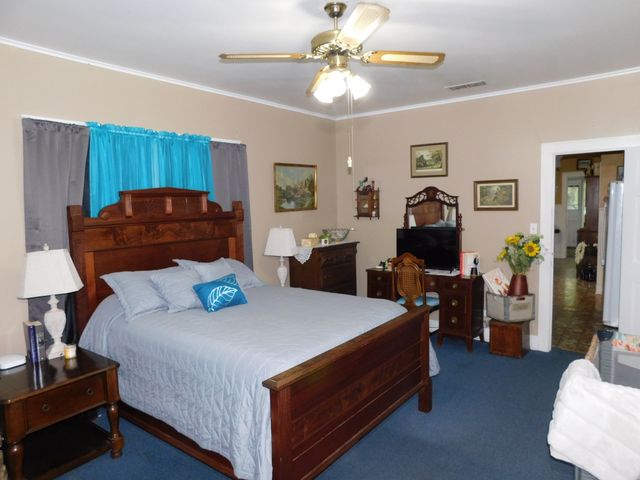 406 NW 3rd Street, Springhill, LA 71075