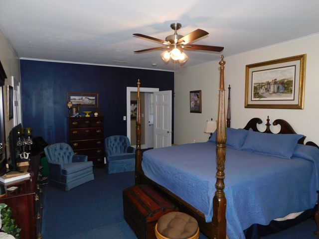 406 NW 3rd Street, Springhill, LA 71075