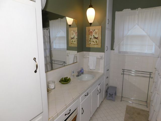 406 NW 3rd Street, Springhill, LA 71075