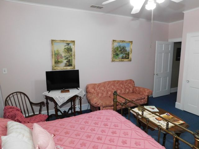 406 NW 3rd Street, Springhill, LA 71075
