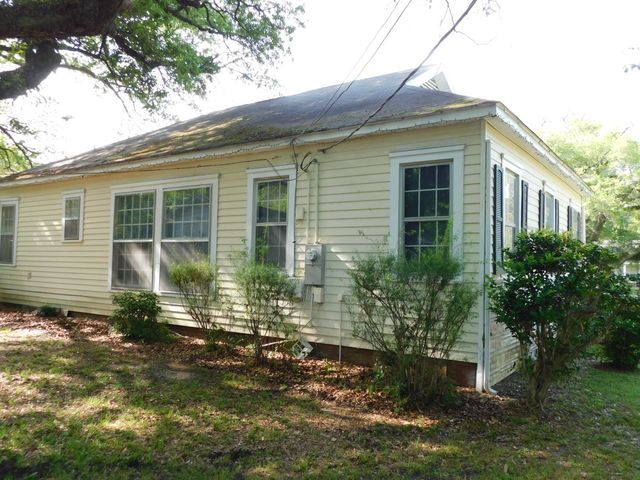 406 NW 3rd Street, Springhill, LA 71075