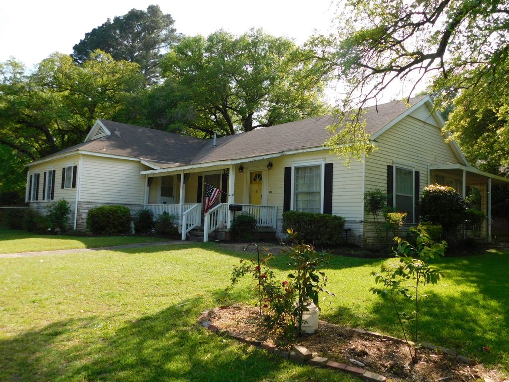 406 NW 3rd Street, Springhill, LA 71075