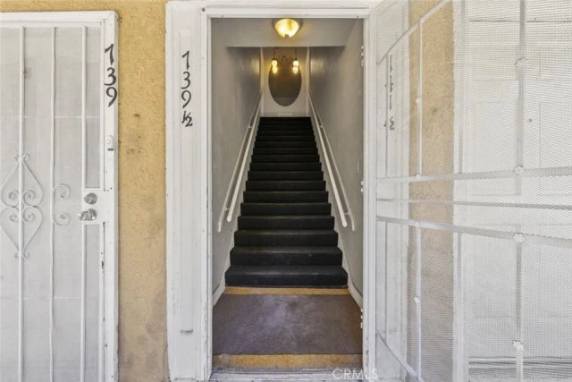 737 N Ridgewood Place, Los Angeles, CA 90038