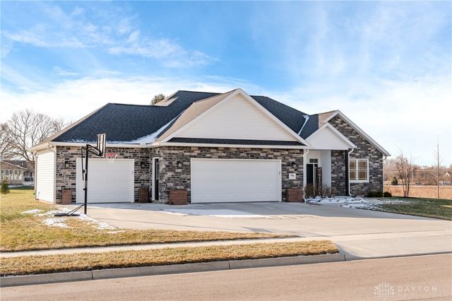 996 Stony Brook Lane, Troy, OH 45373