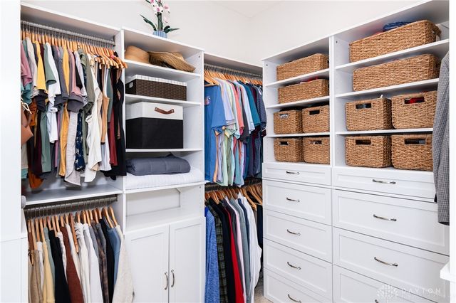 996 Stony Brook Lane, Troy, OH 45373