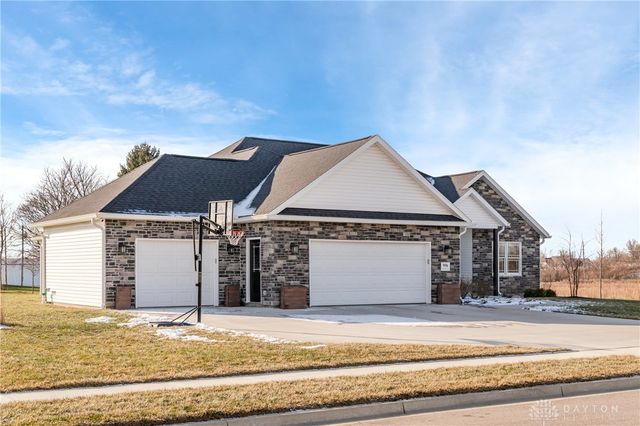 996 Stony Brook Lane, Troy, OH 45373