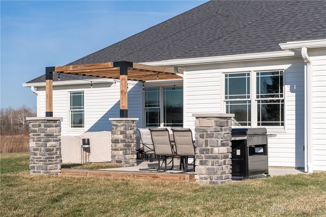 996 Stony Brook Lane, Troy, OH 45373