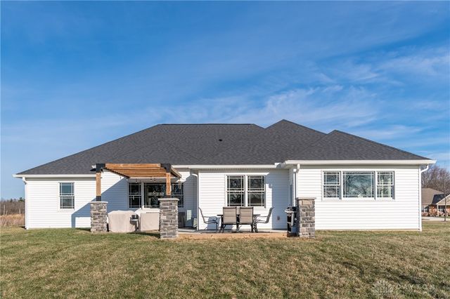 996 Stony Brook Lane, Troy, OH 45373