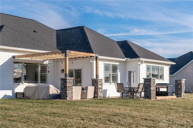 996 Stony Brook Lane, Troy, OH 45373