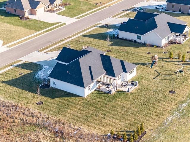 996 Stony Brook Lane, Troy, OH 45373