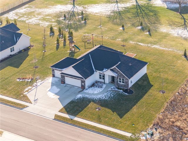 996 Stony Brook Lane, Troy, OH 45373