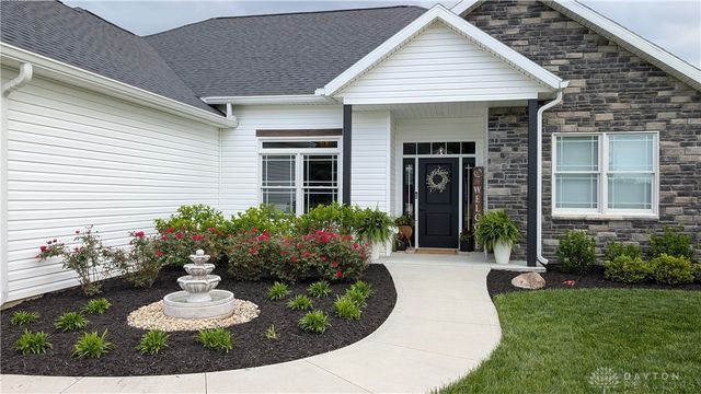 996 Stony Brook Lane, Troy, OH 45373