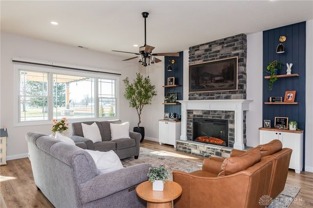 996 Stony Brook Lane, Troy, OH 45373