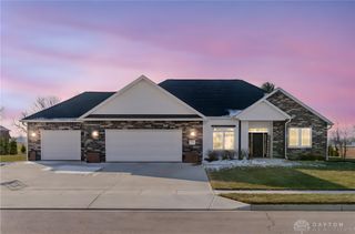 996 Stony Brook Lane, Troy, OH 45373