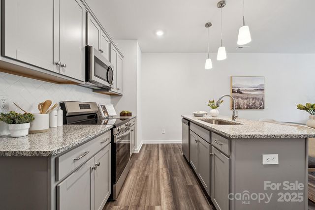 7005 Alpharetta Street 20, Charlotte, NC 28216