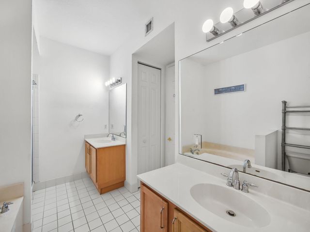 10520 SW Stephanie Way 2-202, Port St Lucie, FL 34987